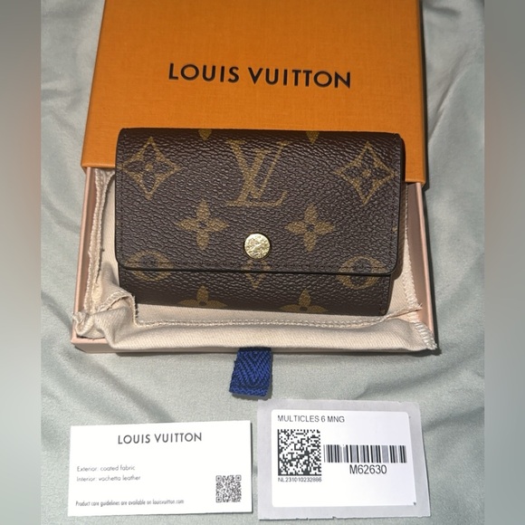 Louis Vuitton 6 key keychain